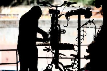 Bonus Bici: da novembre il ministero dell’ambiente rimborsa una parte della spesa per l’acquisto di una bicicletta
Bonus Bici: da novembre il ministero dell’ambiente rimborsa una parte della spesa per l’acquisto di una bicicletta