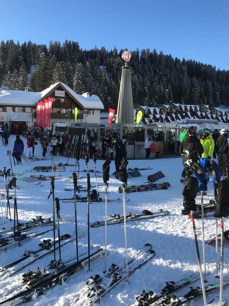 Sciatori sulle piste di Madonna di Campiglio