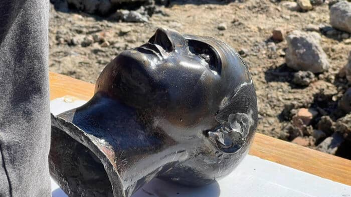 San Casciano - embargo 8/11 dopo le 10 Una delle teste votive iscritte in etrusco