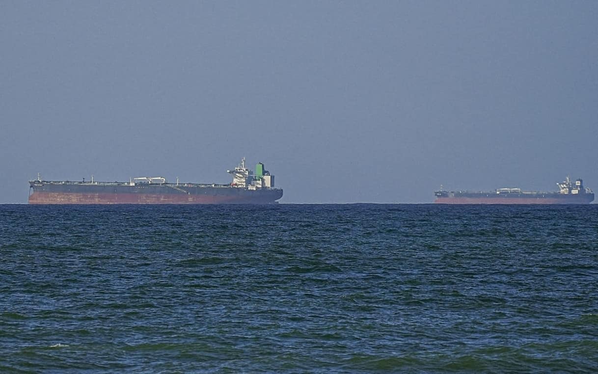 Riapertura Stretto Hormuz: Petrolio in Crollo e Impatto Mercati