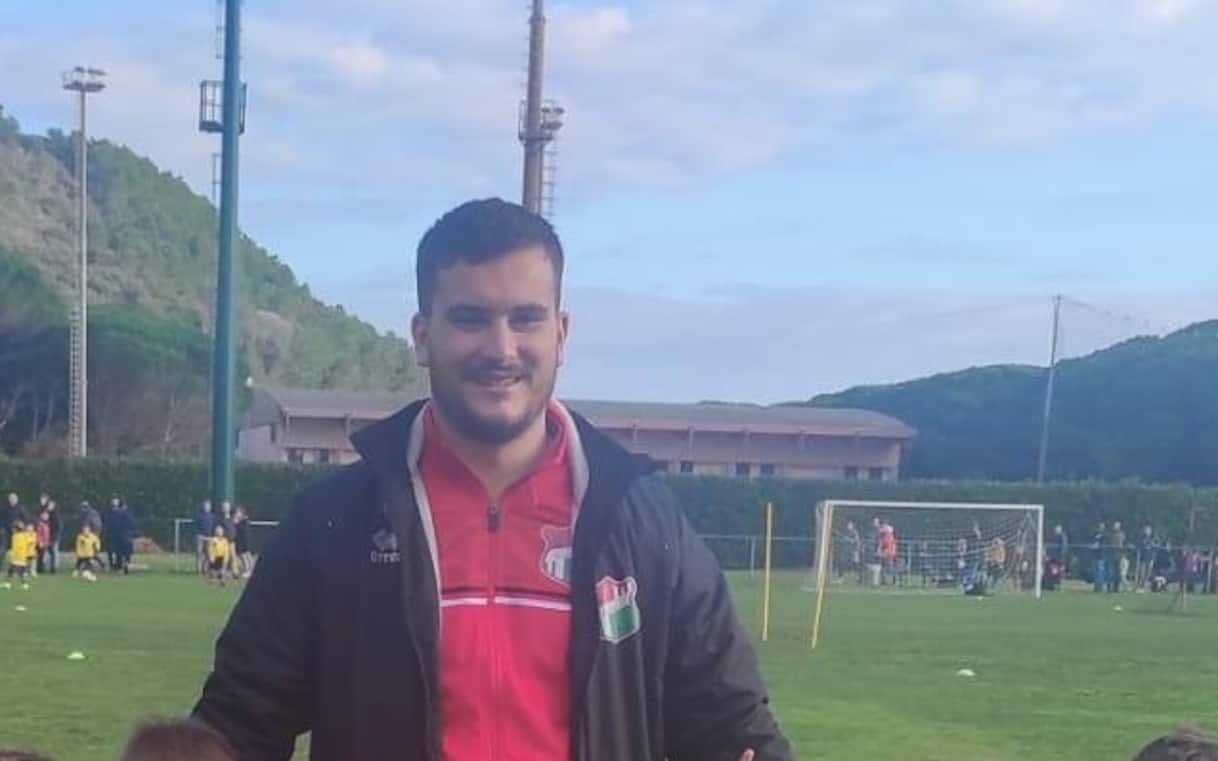 Grosseto, 29enne muore dopo un malore durante partita calcetto: stava per diventare papà