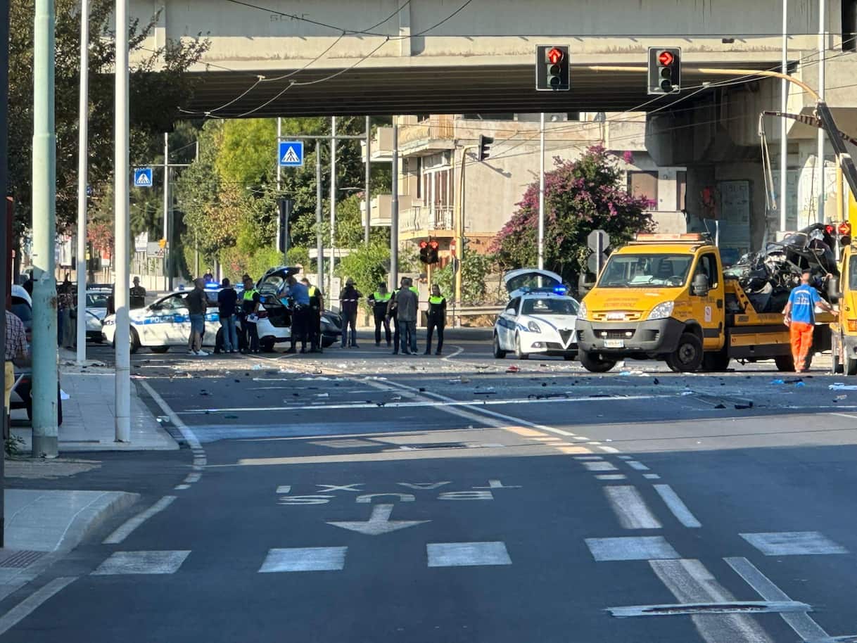 Cagliari, incidente in viale Marconi: morti quattro ragazzi | Sky TG24