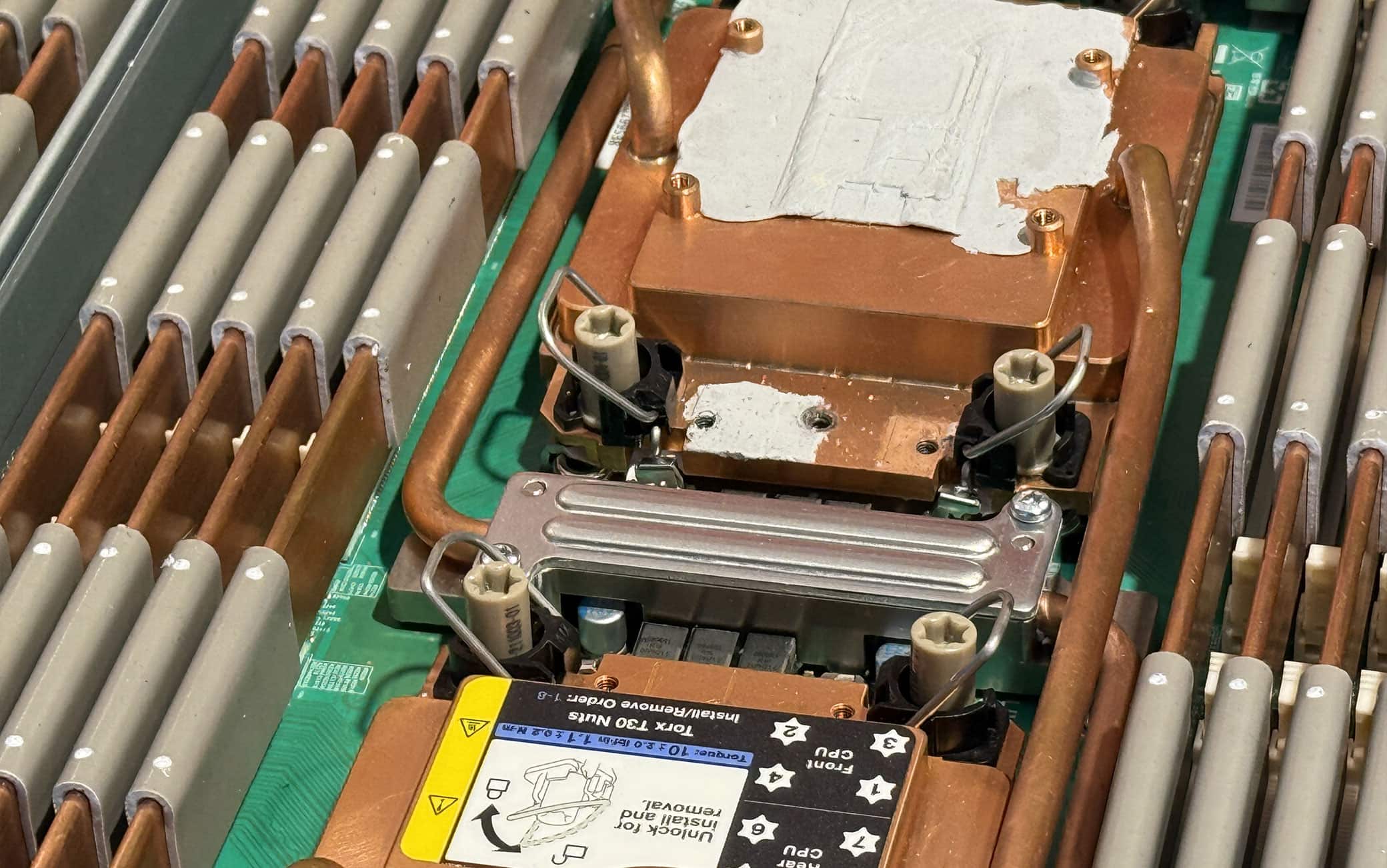 Il sistema di serpentine per il raffreddamento ad acqua