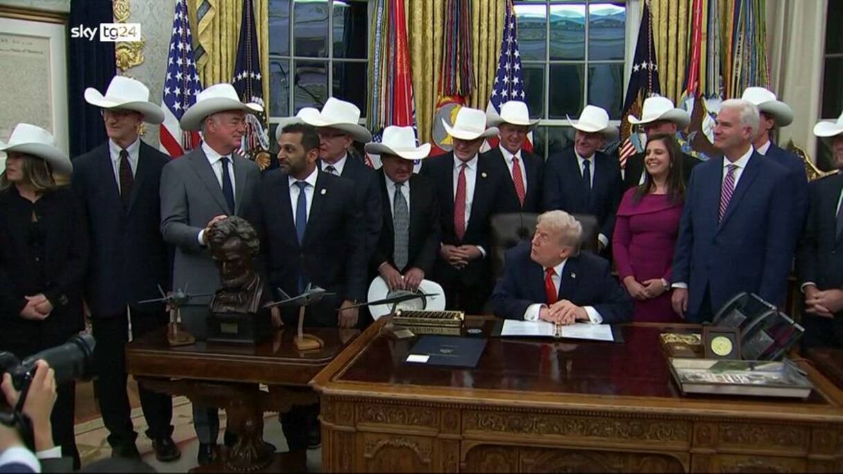 https://tg24.sky.it/assets/images/83911dda0f3ff084aabf4f0ac4821b27f1ffdd87/skytg24/it/mondo/video/2025/12/13/1059305_1765587161198_thumb_494.0000001_1765604828553.jpg?im=Resize%2Cwidth%3D1218
