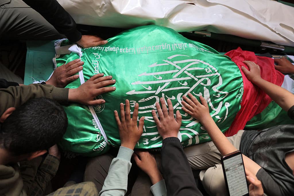 Gaza, funerali dell'alto funzionario di Hamas Izz al-Din al-Haddad
