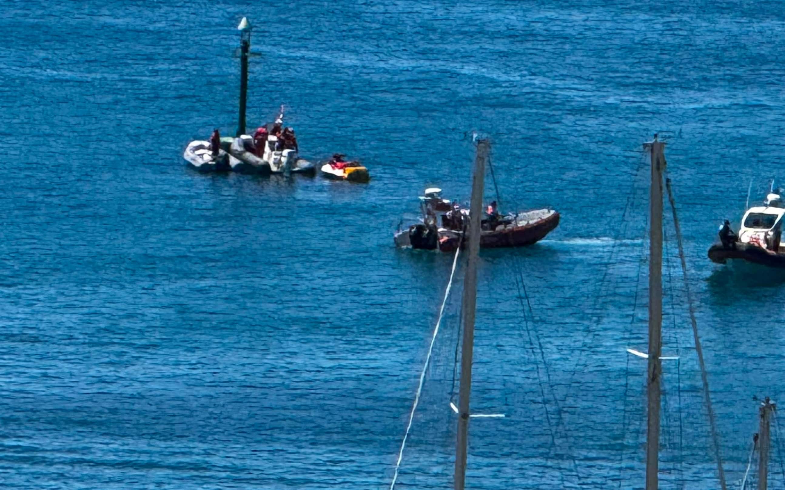 Le operazioni di recupero dei corpi dei ragazzi dispersi in mare, a Ventimiglia, il 9 giugno scorso, dopo un tuffo dalla scogliera vicina alla spiaggia. Ventimiglia, 12 giugno 2026. ANSA/ALICE SPAGNOLO