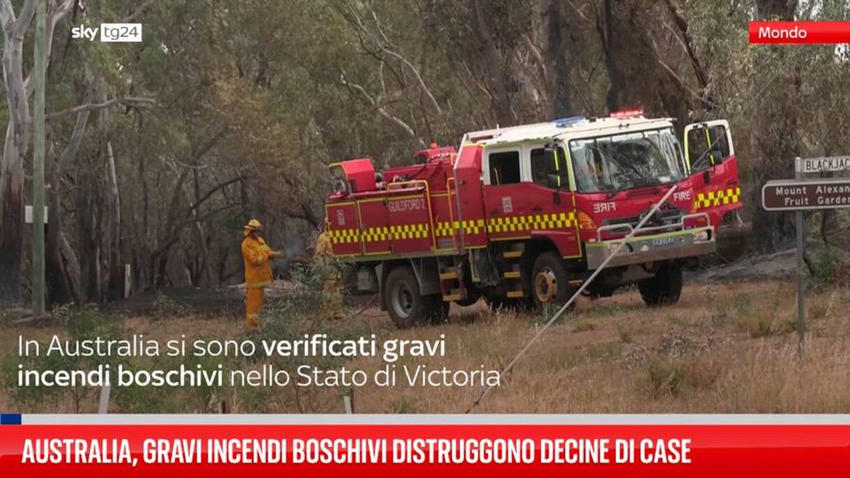 Australia Bushfires: Dozens of Homes Destroyed | Sky TG24 Video