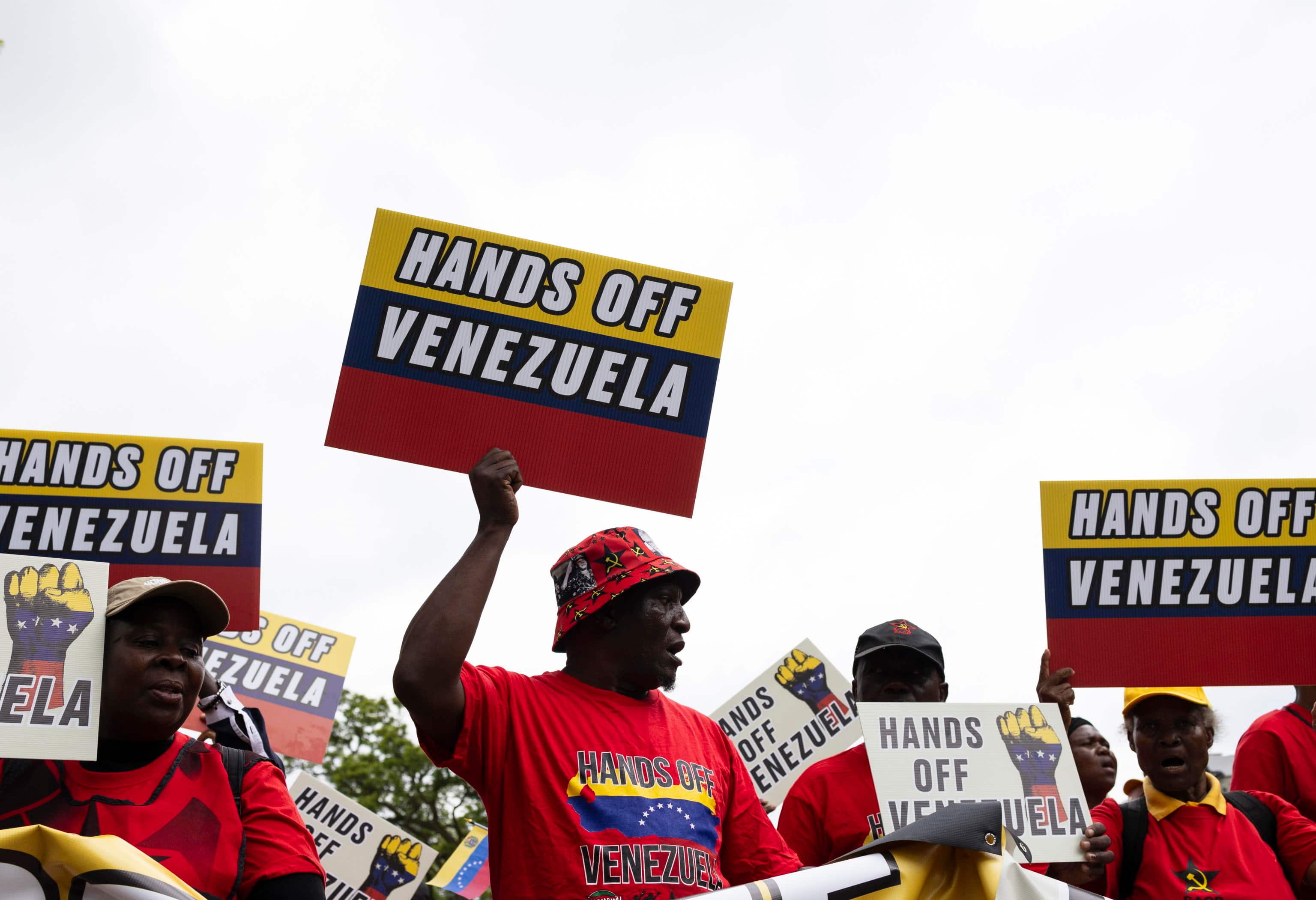 Protesta davanti all'ambasciata americana a Pretoria per il Venezuela
