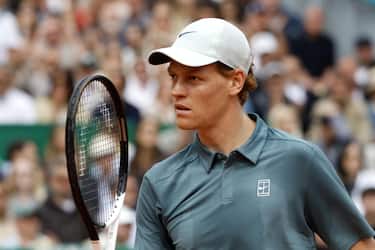epa12885087 Jannik Sinner of Italy reacts against Carlos Alcaraz of Spain during the men's singles final at the ATP Monte-Carlo Masters tennis tournament in Roquebrune Cap Martin, France, 12 April 2026.  EPA/SEBASTIEN NOGIER