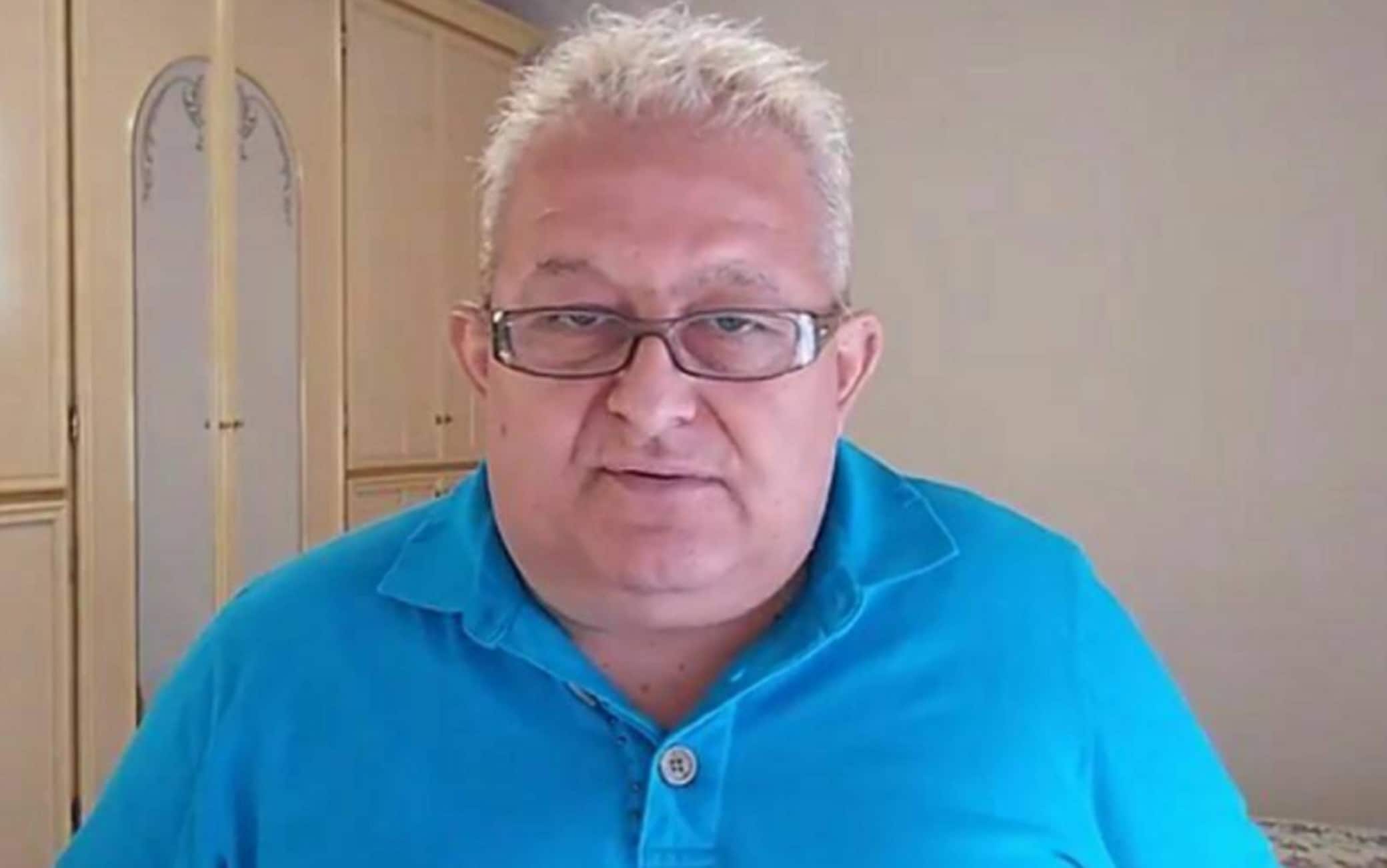 Si era vantato in diretta alla radio di essere andato al supermercato con 38 di febbre e adesso si trova ricoverato in terapia intensiva, intubato e non risponderebbe alle cure. E' la parabola di un no vax del Mantovano, Maurizio Buratti, meglio conosciuto come Mauro da Mantova grazie alla trasmissione radiofonica di Radio24 La Zanzara, 10 dicembre 2021.  FACEBOOK MAURIZIO BURATTI  +++ATTENZIONE LA FOTO NON PUO' ESSERE PUBBLICATA O RIPRODOTTA SENZA L'AUTORIZZAZIONE DELLA FONTE DI ORIGINE CUI SI RINVIA+++