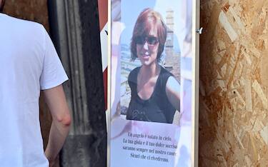 Un momento dei funerali di Sharon Verzeni, la 33enne uccisa in strada a Terno d'Isola, a Bottanuco nel Bergamasco, 3 agosto 2024. ANSA/MICHELE MARAVIGLIA