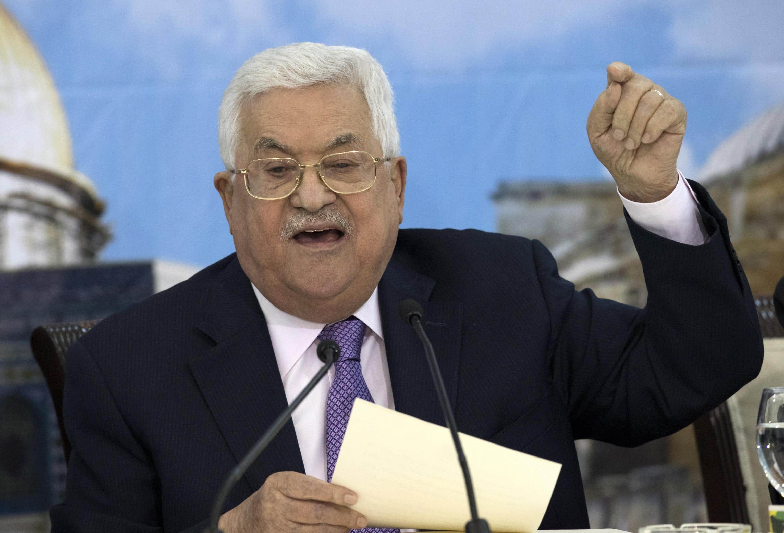 epa06951531 Palestinian President Mahmoud Abbas 'Abu Mazen' delivers a speech during the opening of a two-day convention of the Palestine Liberation Organization (PLO) Central Council, at his presidential compound in the West Bank town of Ramallah, 15 August 2018.  EPA/ATEF SAFADI