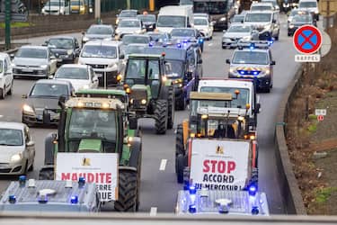 Proteste degli agricoltori a Parigi, 9 gennaio 2026