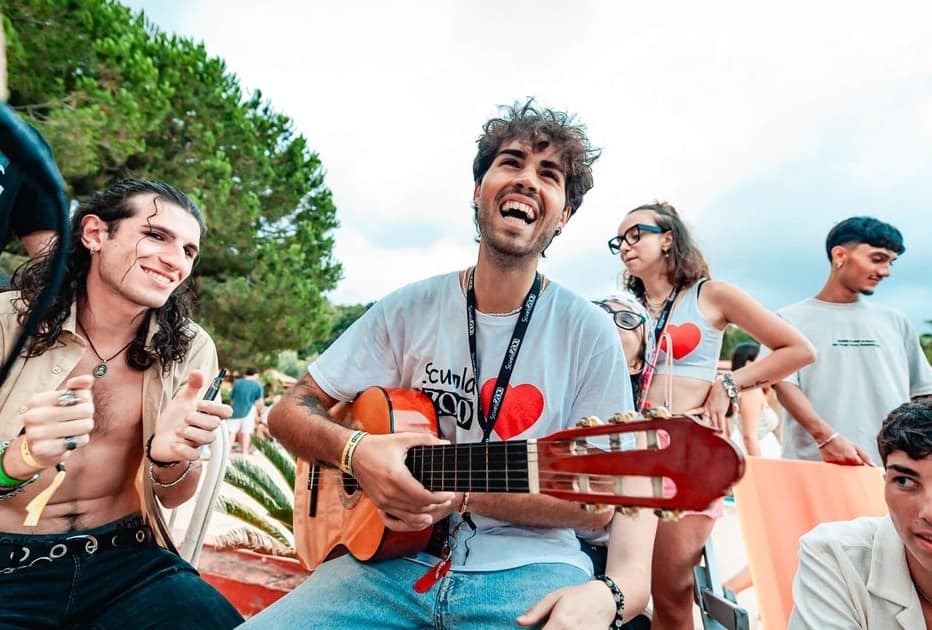 Gli Offline Days sono soggiorni di quattro giorni senza smartphone rivolti ai più giovani.