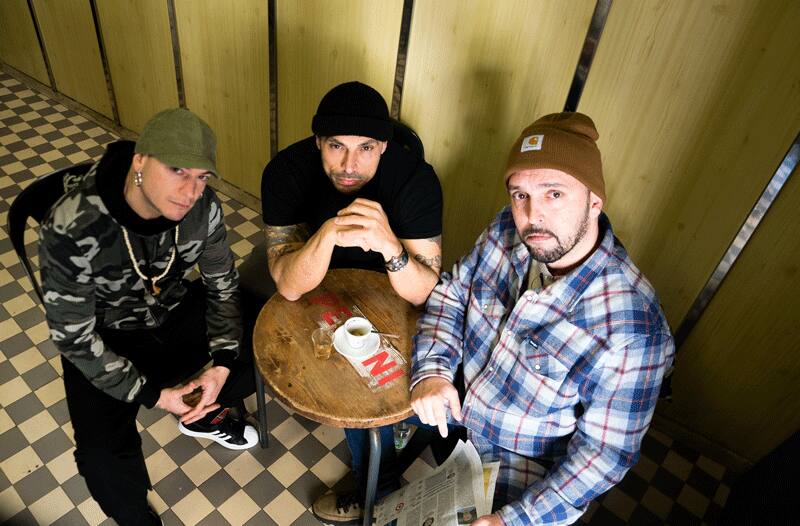 Gabbo, Squarta e Grandi Numeri, componendi del trio hip hop dei Cor Veleno