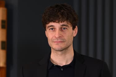 Lino Guanciale nel corso del photocall di L'invisibile - La cattura di Matteo Messina Denaro a Roma, 27 gennaio 2026. Una serie in due serate in prima visione su Rai1 martedì 3 e mercoledì 4 febbraio. 
ANSA/MAURIZIO BRAMBATTI