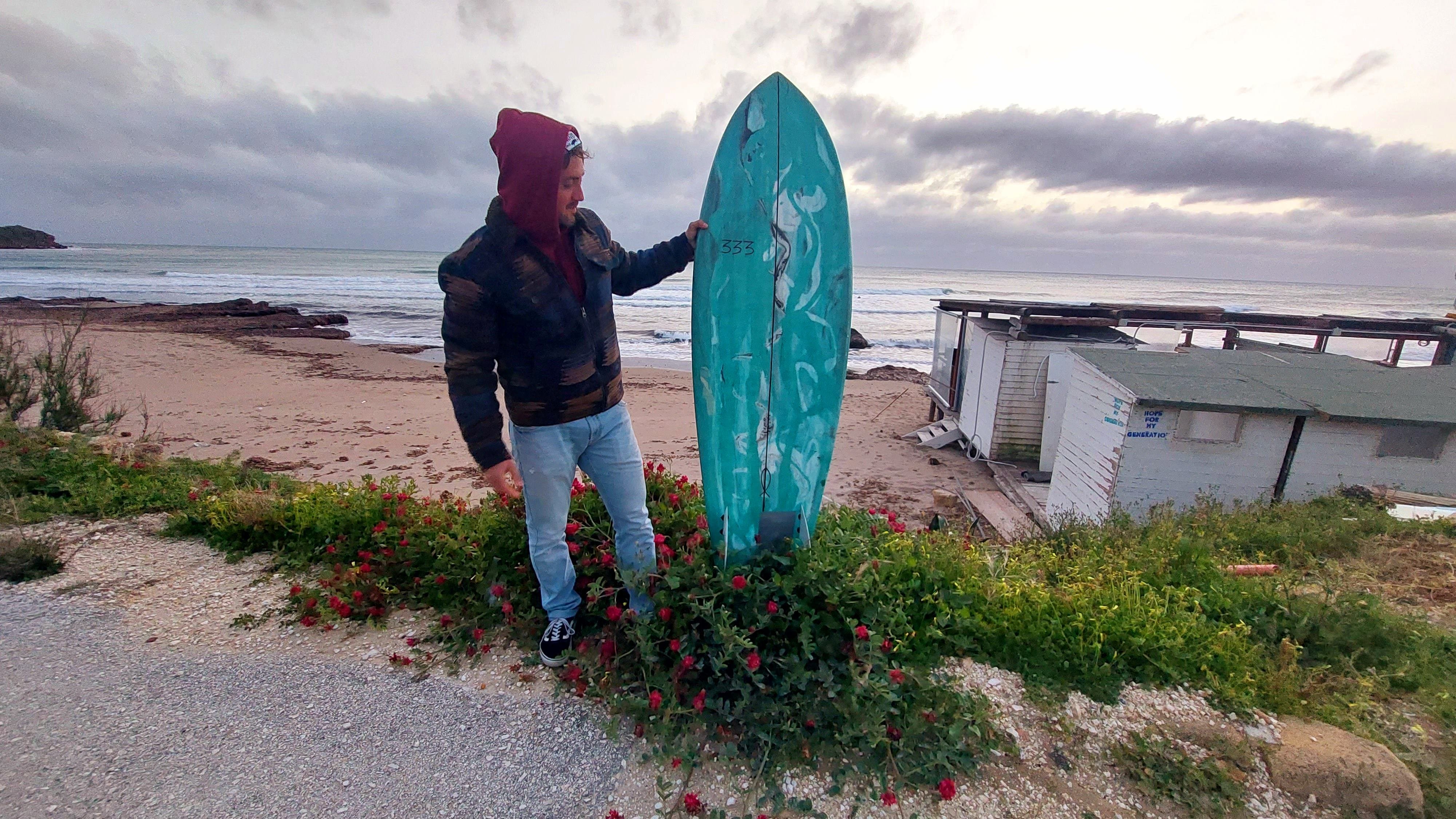 Le tavole da surf fatte a mano da Paride Misuraca