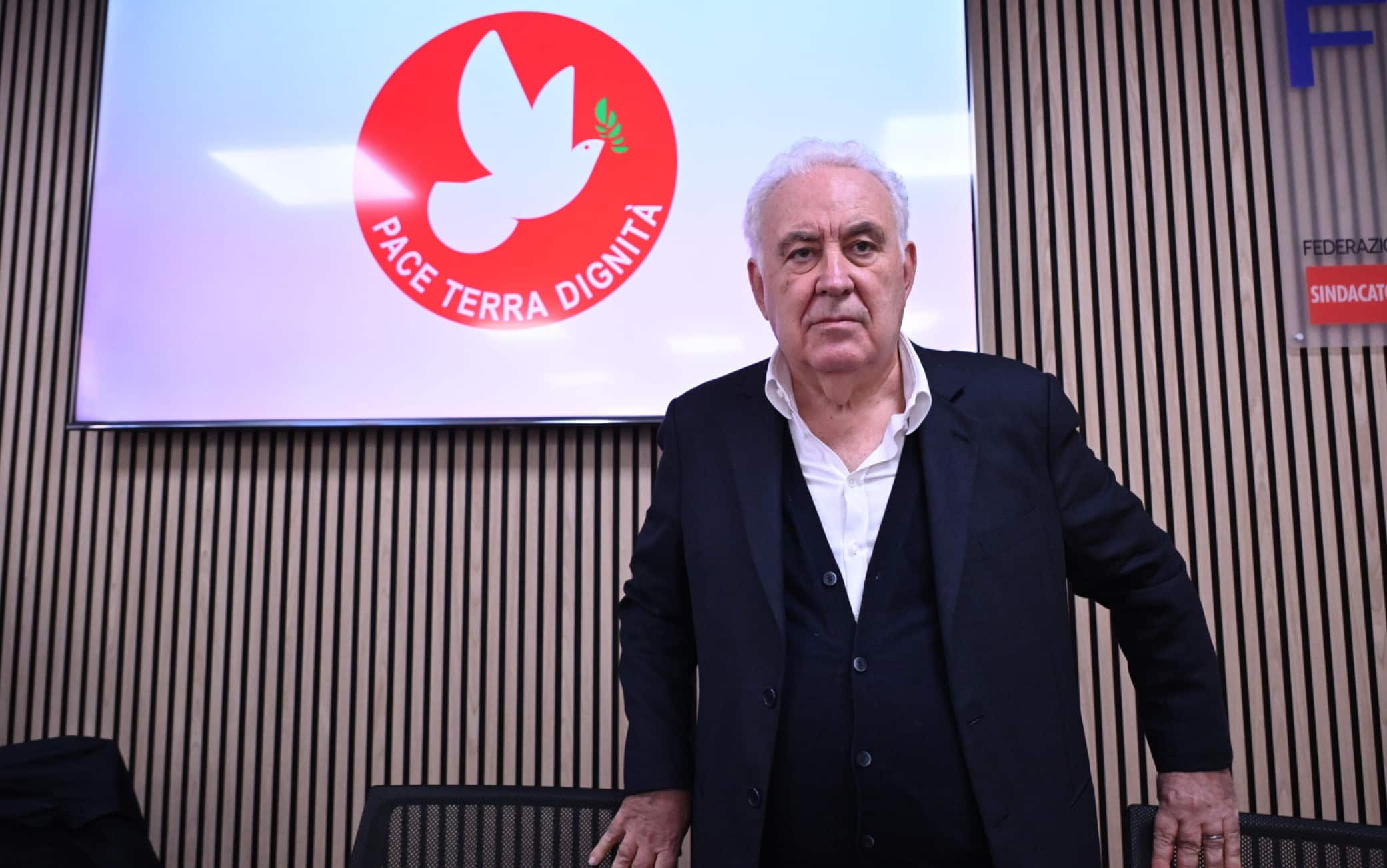 Michele Santoro nel corso della presentazione del programma di PACE TERRA E DIGNITÀ, per le elezioni europee di giugno 2024, Roma, 14 febbraio 2024.
ANSA/MAURIZIO BRAMBATTI