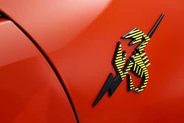 Abarth 600e Edizione Milano Cortina 2026