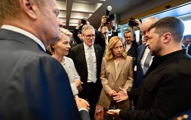 Ursula Von Der Leyen (II da S), Giorgia Meloni (C) e il presidente ucraino Volodymyr Zelensky a Tirana per il summit della Cpe, 16 maggio 2025. ANSA/FILIPPO ATTILI/US PALAZZO CHIGI +++ NO SALES, EDITORIAL USE ONLY +++ NPK +++