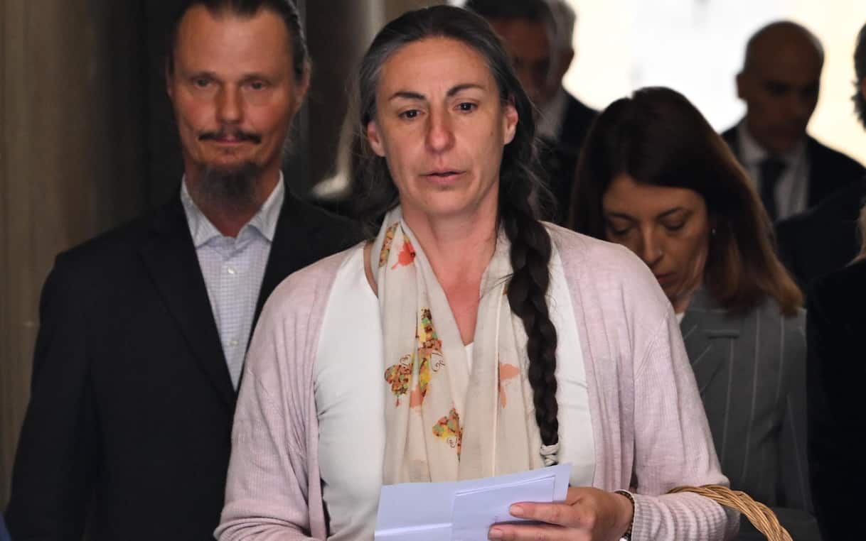 Famiglia nel bosco, concessa una videochiamata alla madre per il suo compleanno