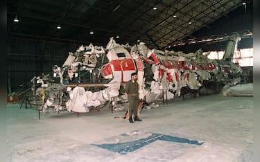 Il  DC-9 dell'Itavia ricostruito nell'hangar di Pratica di Mare
Giosue Maniaci/ANSA