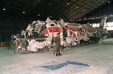 Il  DC-9 dell'Itavia ricostruito nell'hangar di Pratica di Mare
Giosue Maniaci/ANSA