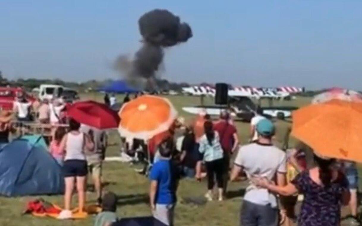 Ungheria, aereo si schianta durante air show: 2 morti e 4 feriti | Sky TG24