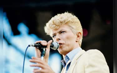 British singer-songwriter David Bowie performing at BC Place in Vancouver, during his Serious Moonlight tour, Canada, 9th August 1983. (Photo by Armando Gallo/Getty Images)