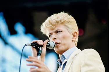 British singer-songwriter David Bowie performing at BC Place in Vancouver, during his Serious Moonlight tour, Canada, 9th August 1983. (Photo by Armando Gallo/Getty Images)