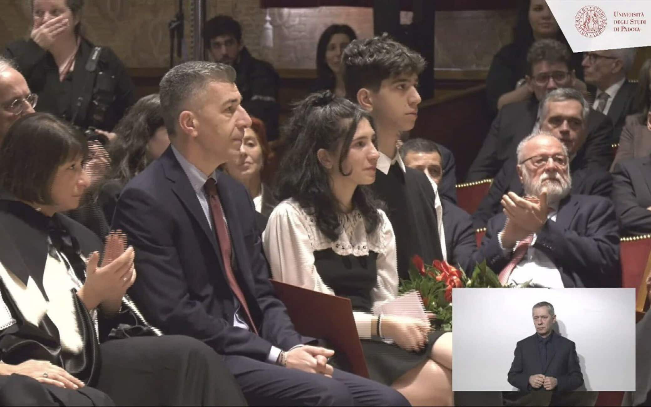 La cerimonia per la laurea alla memoria di Giulia Cecchettin