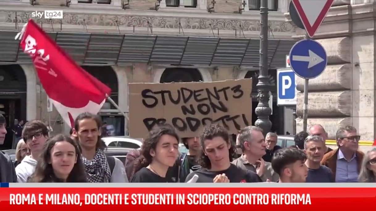 Roma e Milano, docenti e studenti in sciopero contro riforma