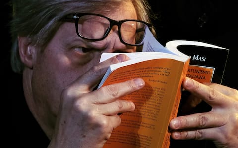 Il sindaco di Sutri, Vittorio Sgarbi, durante il convegno nell'ambito del Primo festival Etrusco contro il razzismo nella sala Ruspoli a Cerveteri, 27 gennaio 2019.  ANSA/CLAUDIO ONORATI