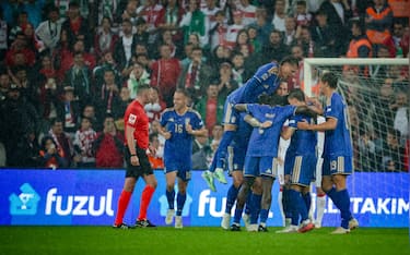 IPA89080364 - BURSA, TURKEY - SEPTEMBER 28 : Alessandro Bastoni of Italy and his team celebrate the goal during the UEFA Nations League 2026/27 League phase Matchday 2, League A Group 1 match between Turkey and Italy at Ataturk Sports Complex Matli Stadium on September 28, 2026 in Bursa, Turkey.