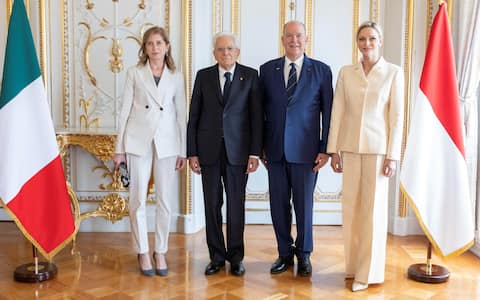 Il Presidente della Repubblica Sergio Mattarella e la Sig.ra Laura a Palazzo dei Principi, con S.A.S. il Principe, Alberto II di Monaco, e S.A.S. la Principessa, Charlène di Monaco
(foto di Francesco Ammendola - Ufficio per la Stampa e la Comunicazione della Presidenza della Repubblica)