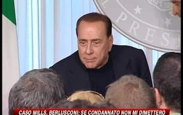 "Se mi condannano non lascio". Il Pd contro Berlusconi