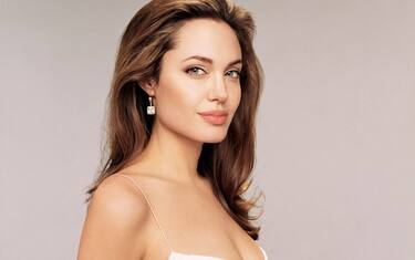 00_angelina_jolie_kika