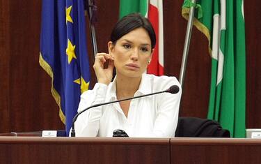 nicole_minetti_10_nicole_minetti_kika