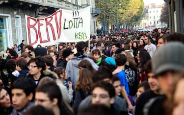 manifestazione_studenti_torino_manifestazione_gelmini3