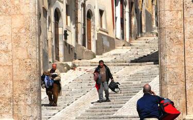 l_aquila_poveri_ansa