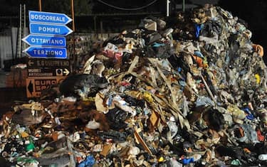 napoli_emergenza_rifiuti_napoli_rifiuti_9