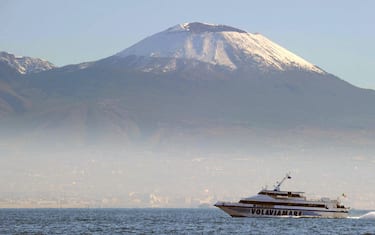 napoli_vulcano_imbiancato_maltempo