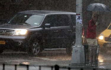 New York, piogge torrenziali e allagamenti. VIDEO