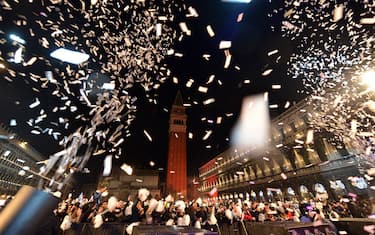 GettyImages-capodanno_piazza