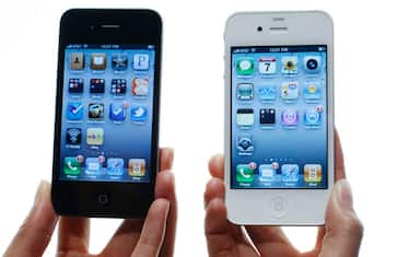 Close up views of the new Apple iPhone 4 are shown during the Apple Worldwide Developers Conference, Monday, June 7, 2010, in San Francisco. (AP Photo/Paul Sakuma)