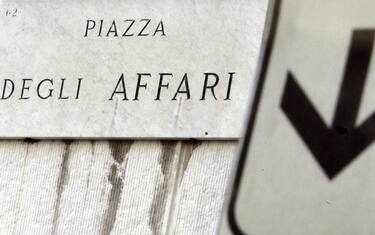 Borsa e titoli di Stato, Italia sotto assedio