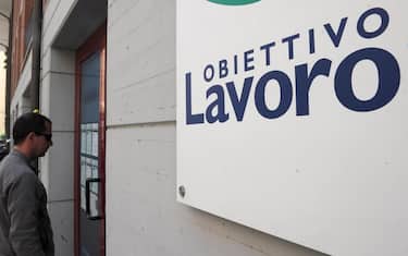 Istat: a maggio la disoccupazione sale al 12,2%