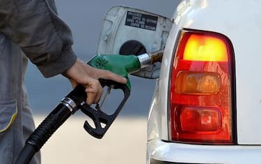 Scatta l'aumento delle accise sui carburanti