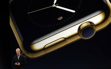 b_timcooka-pplewatch_2_getty
