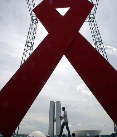 aids_fiocco_rosso_giornata_mondiale_contro_aids
